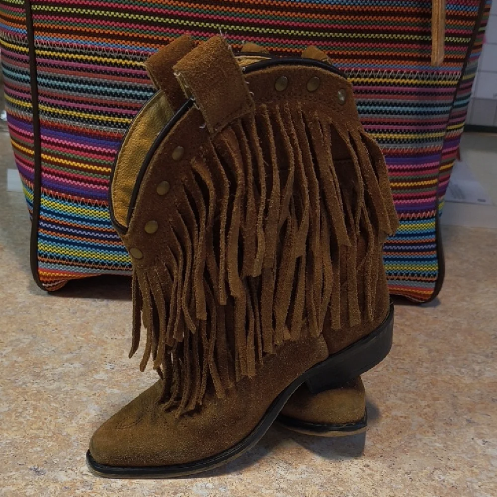 Shyanne Fringe Suede Boots GUC Sz 11